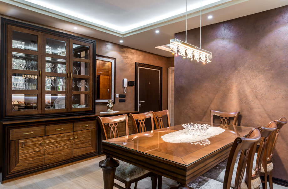 Clássico Aconchegante: Madeira Escura e Lareira - inspiração