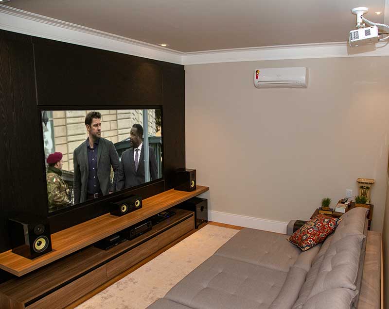 Tela Suspensa Minimalista: Discreta e Elegante Quando Não Está em Uso - inspiração