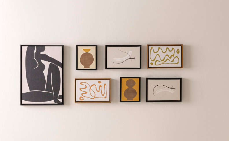 Trilho de Quadros Assimétricos: Uma Galeria de Arte Dinâmica - ideia