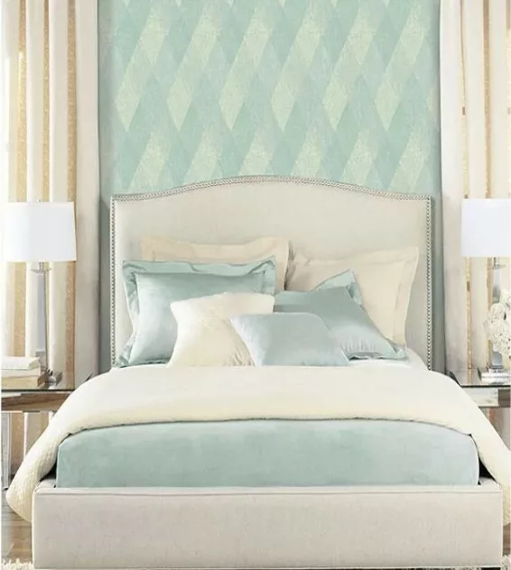 Quarto dos Sonhos com Papel de Parede Texturizado: Charme e Elegância - ideia