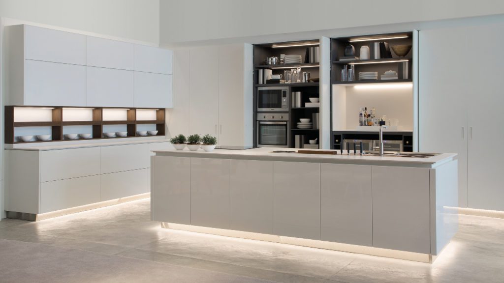 Cozinha Monocromática com Armários Imponentes: Modernidade Pura! - ideia