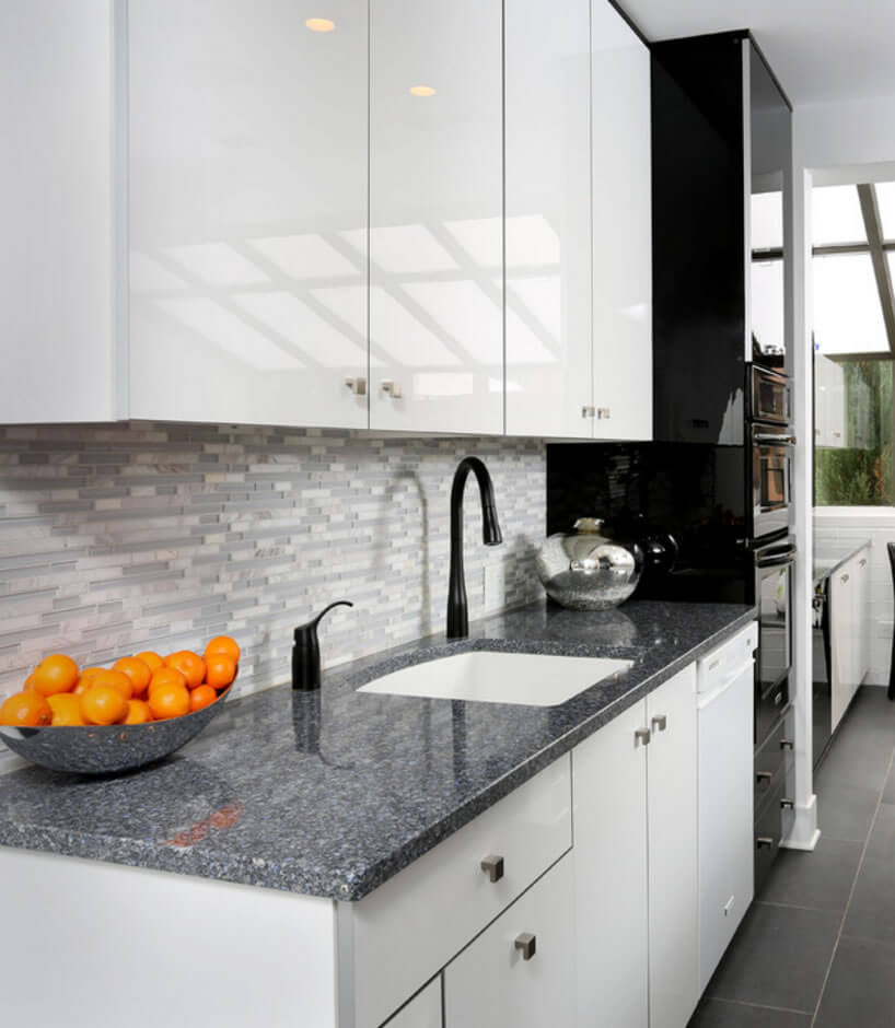 Elegância Atemporal: Cozinha Clean com Pastilhas Brancas - ideia