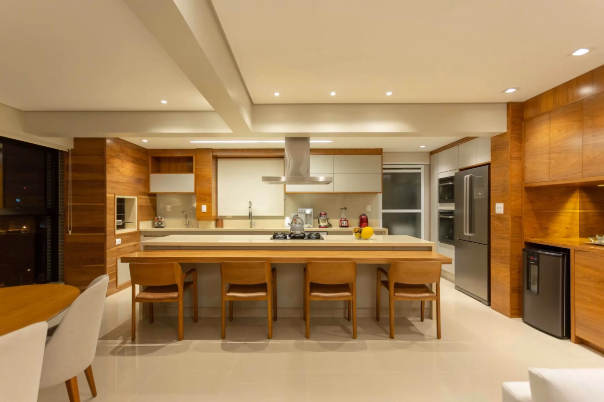 Com Metais Nobres e Design Minimalista: Luxo Discreto na Cozinha! - detalhe