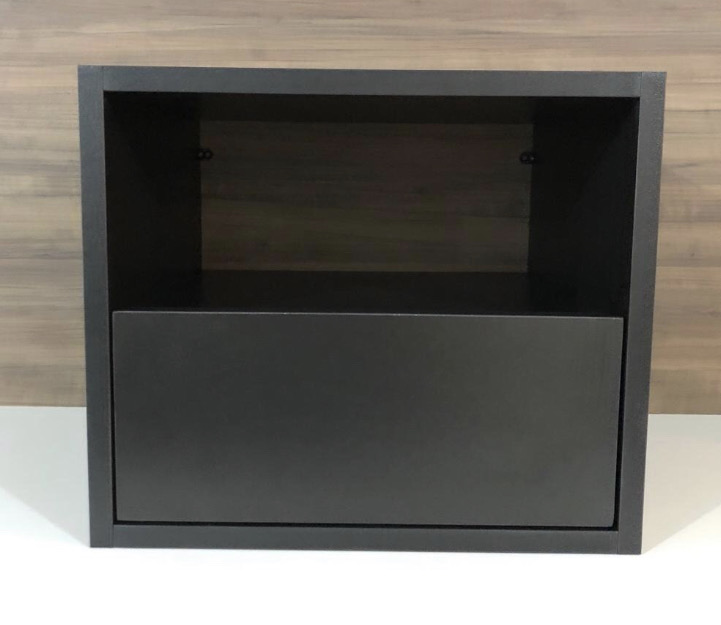 Criado Mudo Suspenso Espelhado: Elegância e Amplitude em Dobro - detalhe