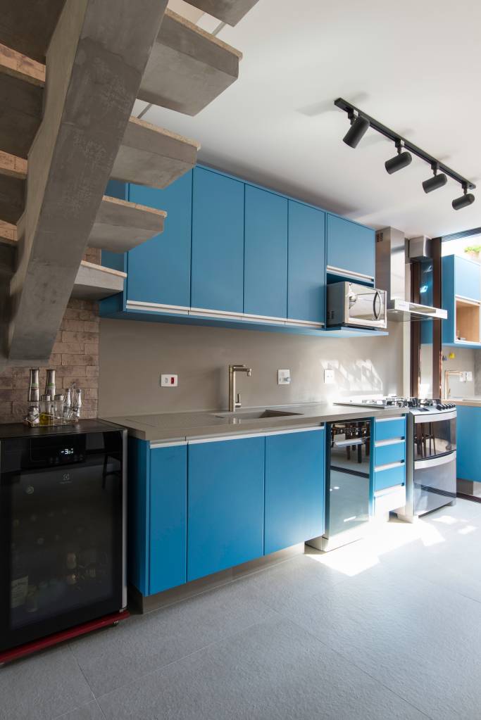 Cores do Mar no Armário: Degrade de Azuis e Verdes - detalhe