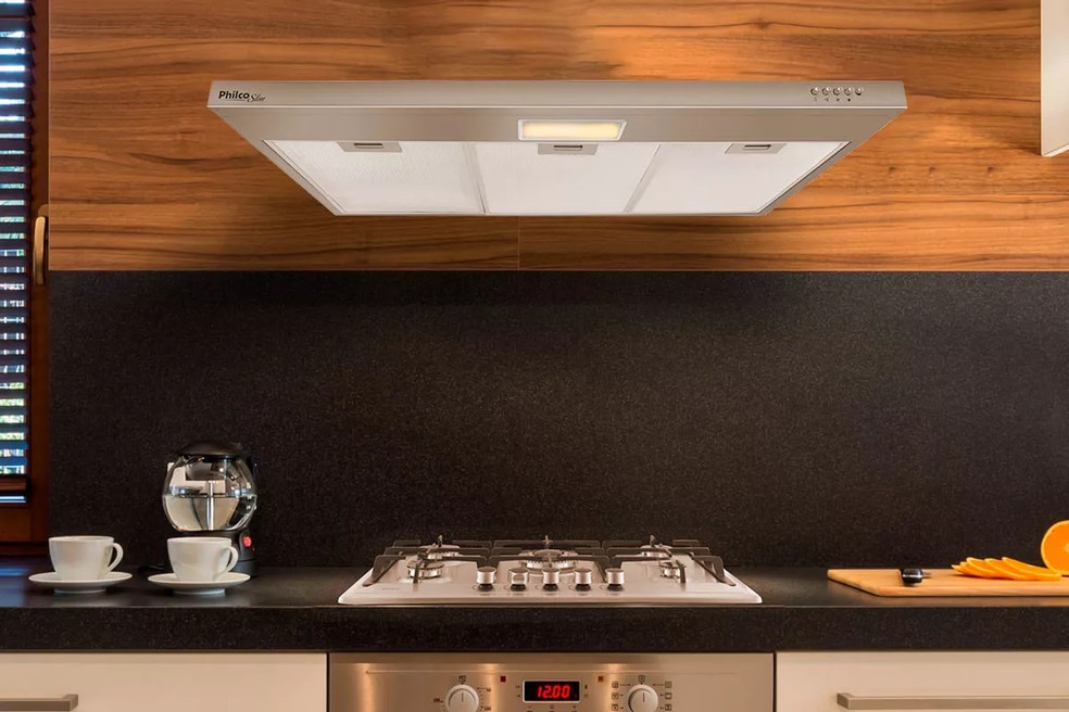 Depurador de Ar com Acabamento Espelhado: Um Toque de Glamour na Cozinha - ideia