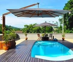 Ombrelone de Madeira e Palha: Um Toque Rústico Chic - ideia