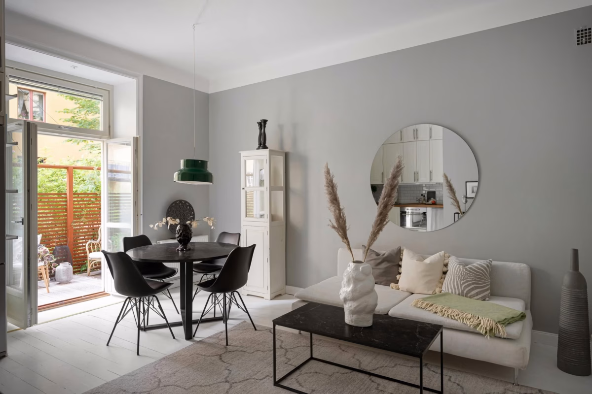 Com Espelhos Estratégicos para Ampliar o Ambiente - detalhe