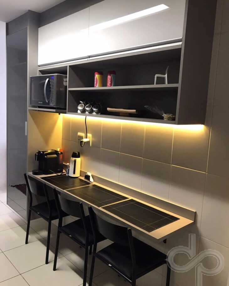 Bancada Suspensa de Madeira Rústica: Um Toque Aconchegante - ideia