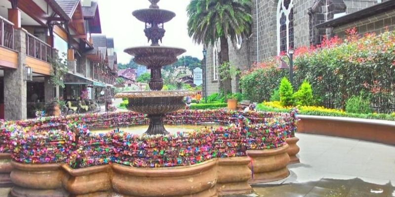 Gramado com Bordas Floridas: Um Toque Romântico e Acolhedor - ideia