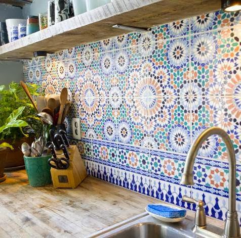 Cozinha Repaginada com Azulejos Hidráulicos Coloridos: Alegria e Personalidade! - inspiração