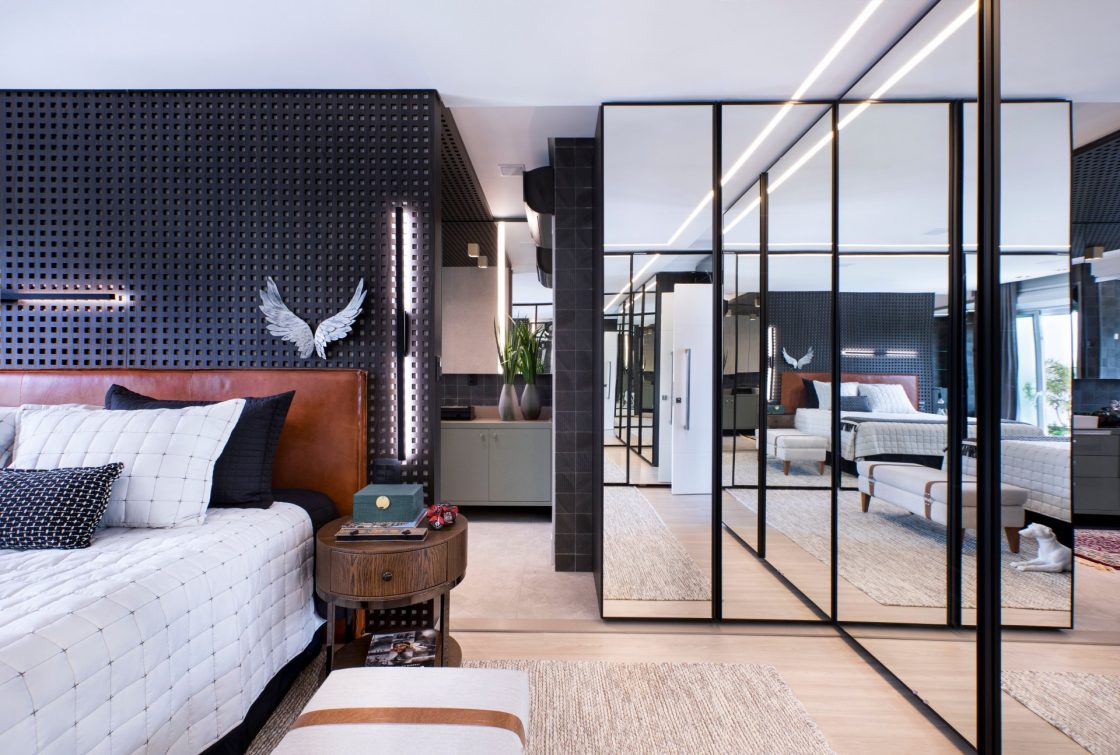 Maxi Espelho no Quarto: Glamour e Sensação de Amplitude - ideia