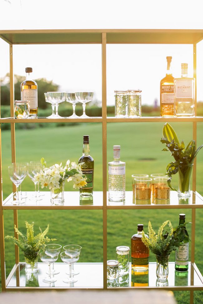 Bar Tropical Vibrante: Cores e Elementos Naturais - ideia