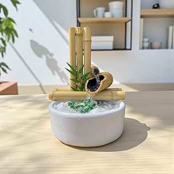 Mini Fonte de Bambu Suspensa em Canto Zen com Pedras Brancas - detalhe