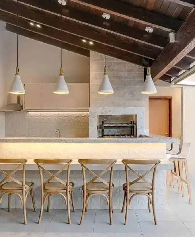 Com Detalhes em Ferro e Luminárias Pendentes - ideia