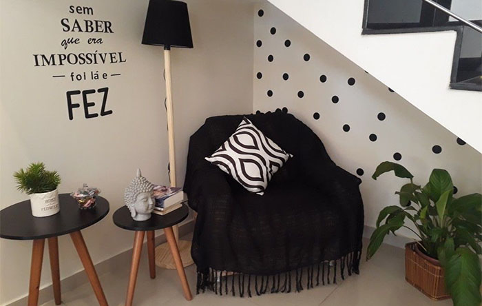 Cantinhos de Leitura Aconchegantes com Nichos Iluminados - ideia