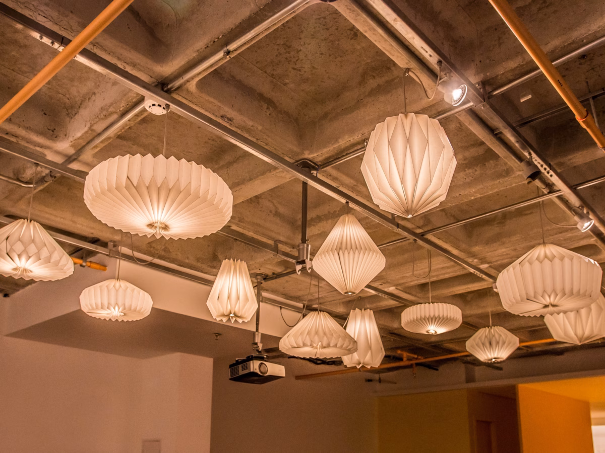 Luminárias de Papel: Delicadeza e Economia em Foco - detalhe