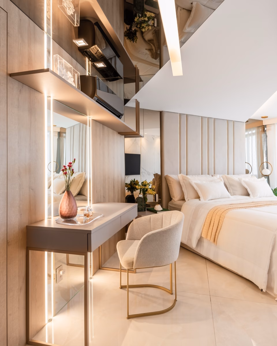 Luxo e Sofisticação com Espelhos e Cristais - ideia