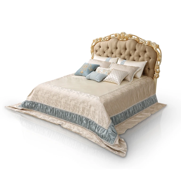 Cabeceira de Madeira com Entalhes: Arte e Tradição - detalhe