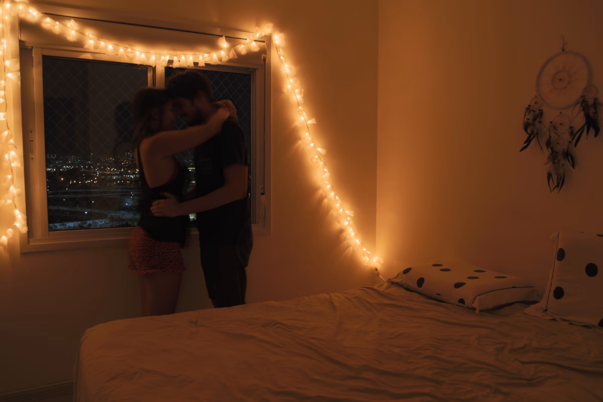 Quarto Pequeno Romântico com Luzes de Fada - detalhe