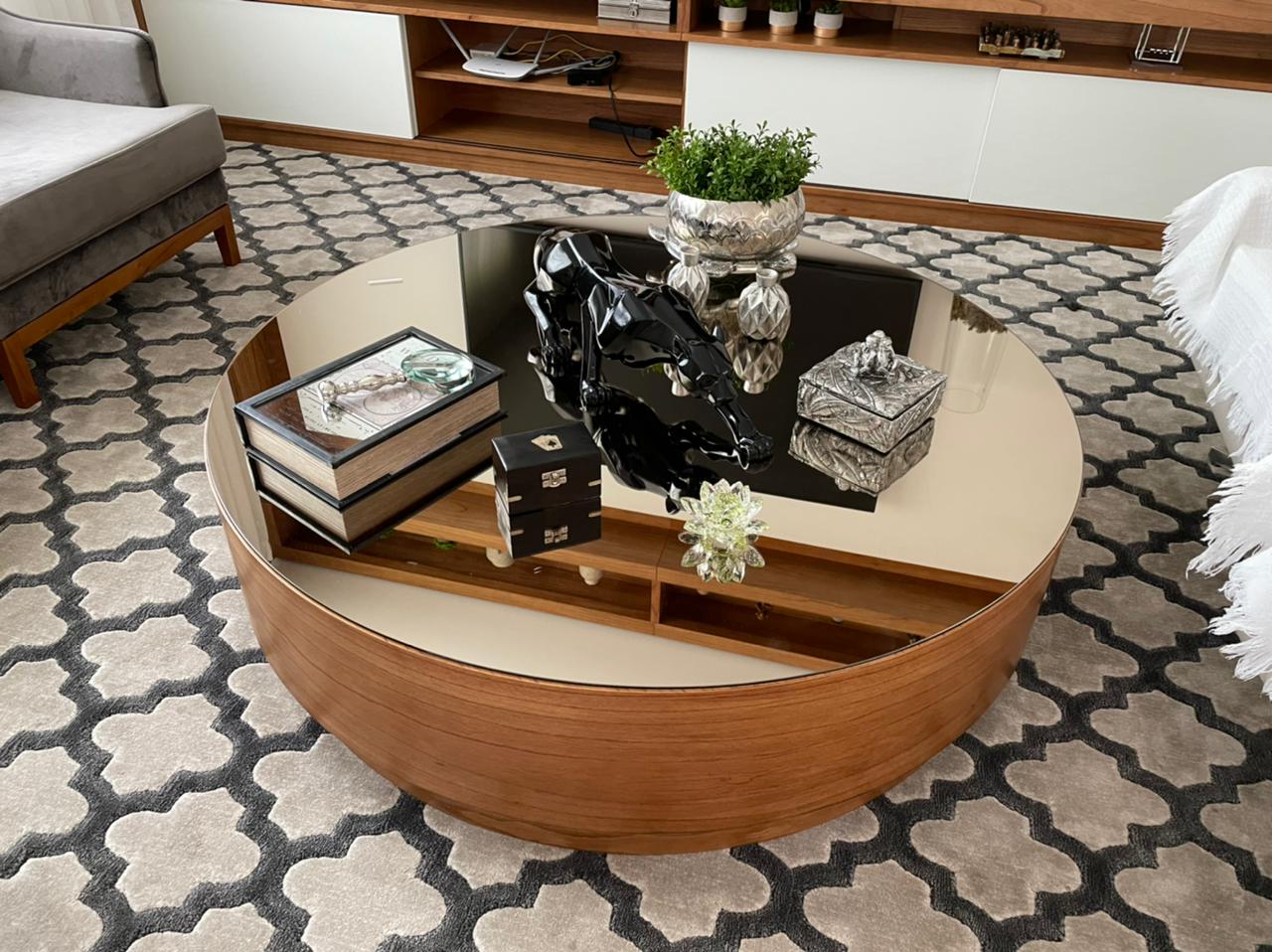 Mesa de Centro Industrial com Rodízios: Estilo e Versatilidade - detalhe