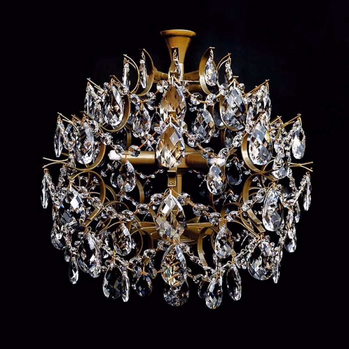 Lustre Colorido com Cúpulas de Tecido Vibrante - ideia