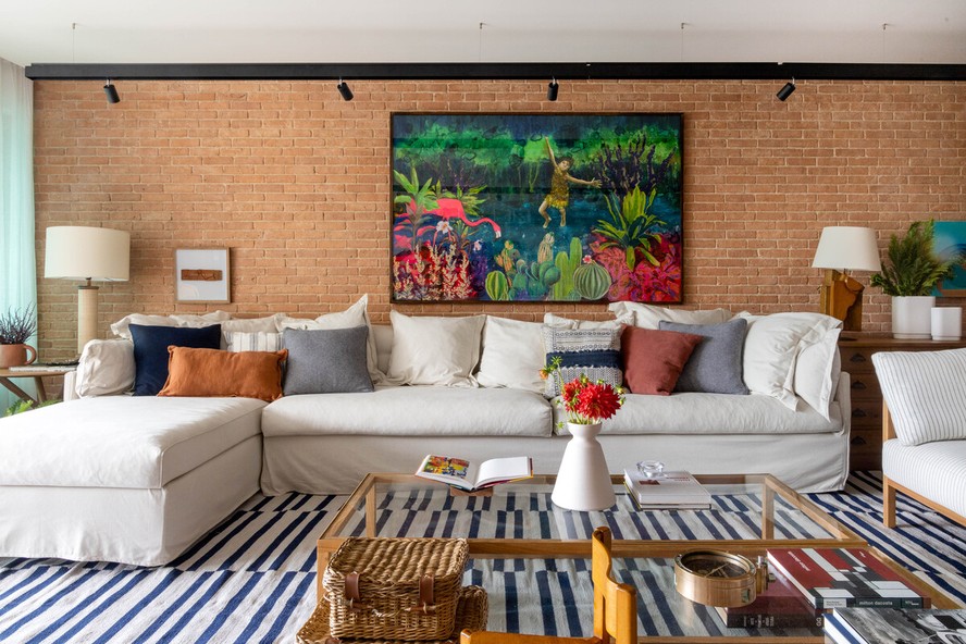 Reforma com Integração de Ambientes e Tijolinhos à Vista - inspiração