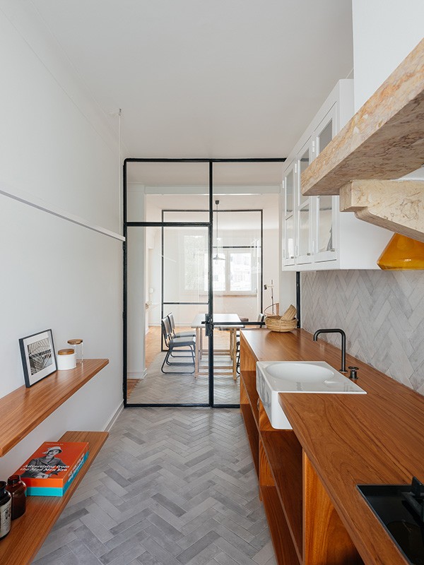 Cozinha Corredor Otimizada: Funcionalidade em Espaços Estreitos - ideia