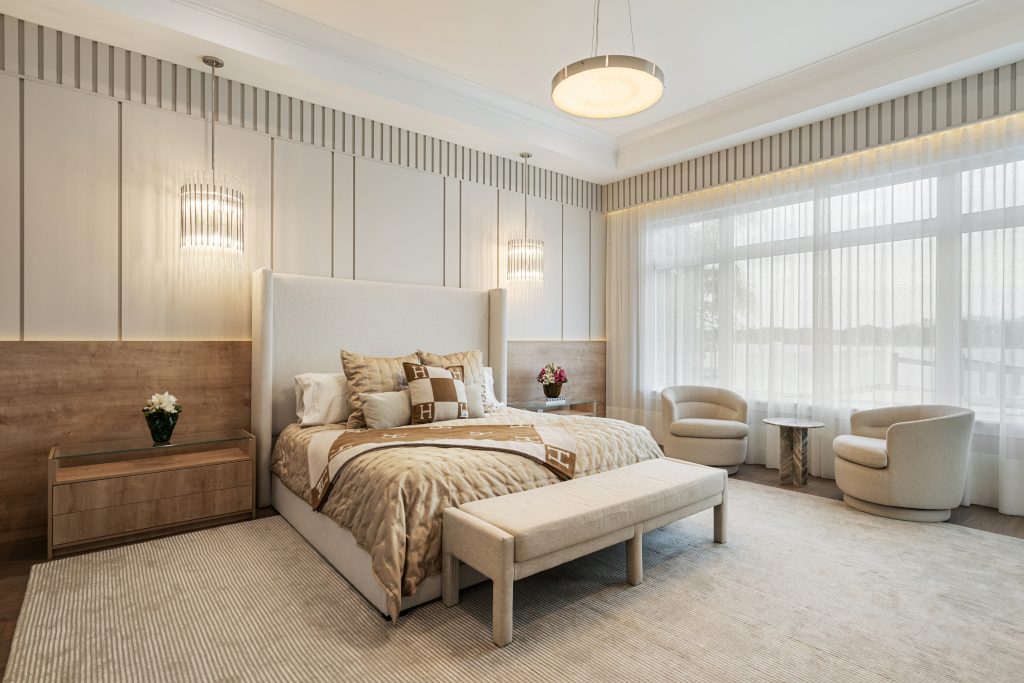 Quarto de Casal Decorado com Espelhos Estratégicos: Amplitude e Elegância - inspiração