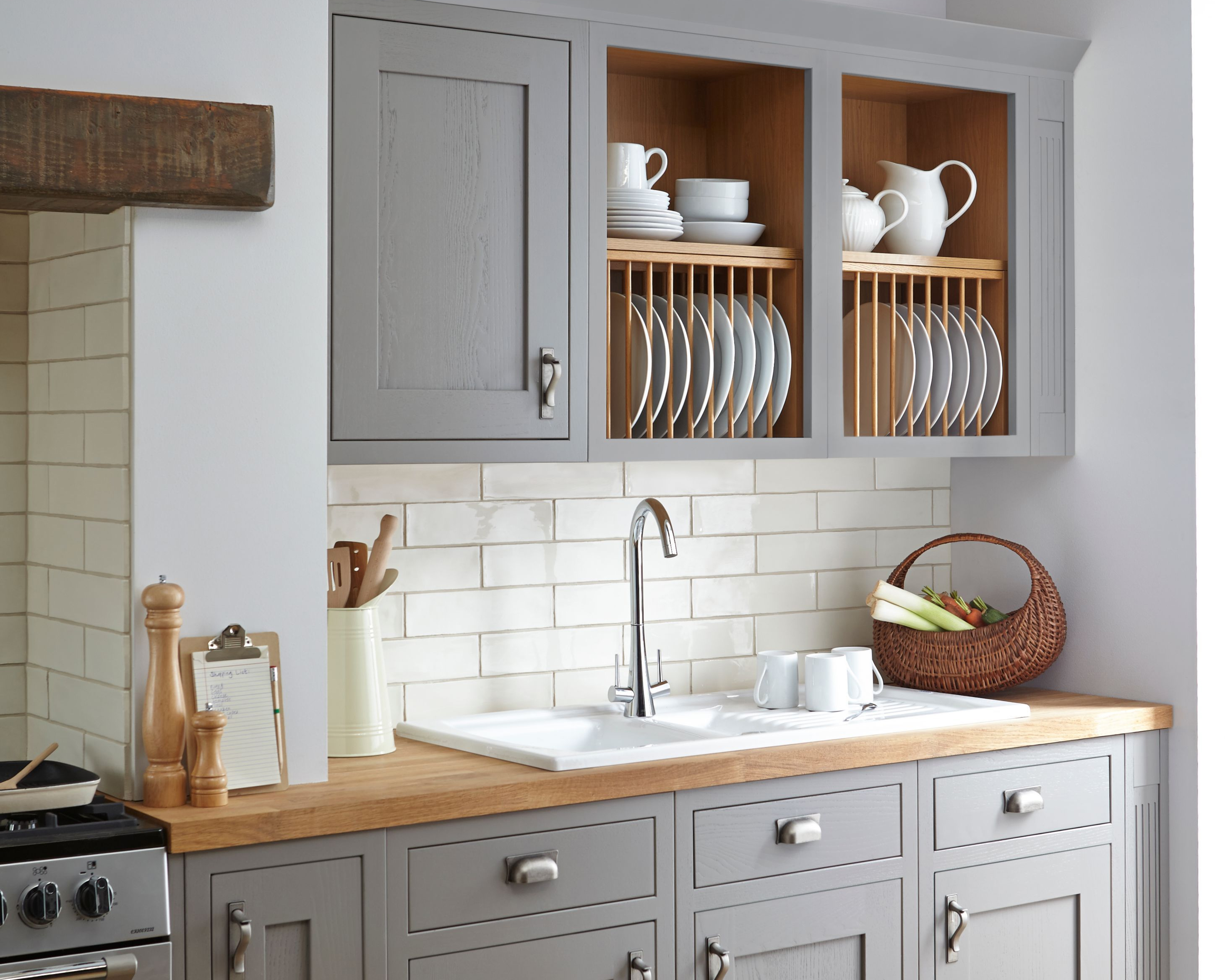 Armário Provençal com Prateleiras Abertas: Funcionalidade e Leveza - detalhe