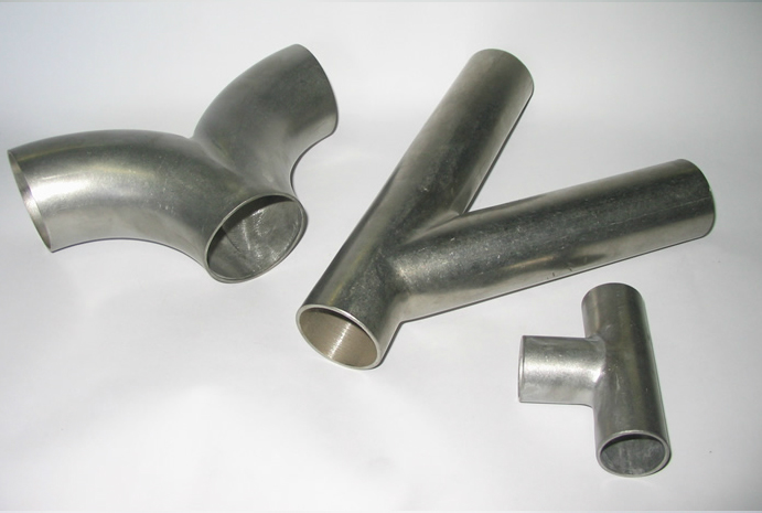 Esculturas Modernas com Conexões de Aço Inox: Arte que Desafia a Gravidade - ideia