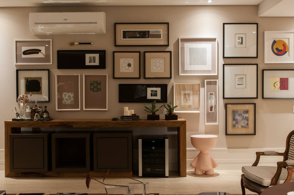 Elegância Vintage: Molduras Clássicas e Arte Retrô - ideia