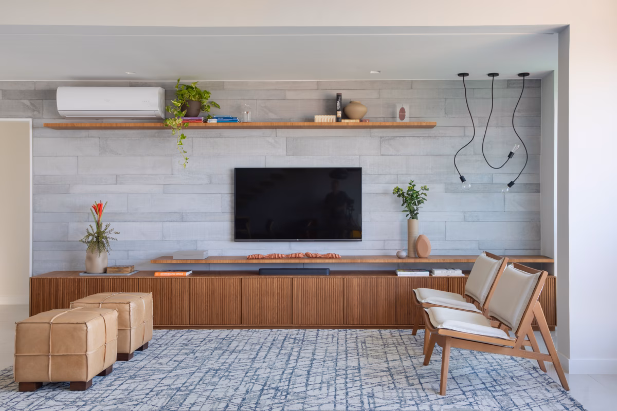 Sala 2x2 Suspensa: Prateleiras e Nichos para Otimizar Cada Centímetro - detalhe