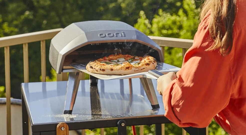 Forno de Pizza Portátil em Área Externa com Decoração Temática Italiana - detalhe