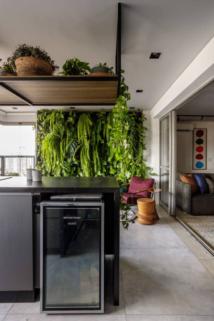 Painel de Samambaias e Avencas: Frescor e Elegância Natural - detalhe