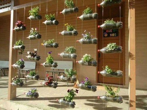 Jardim Vertical com Garrafas PET: Recicle e Decore com Estilo! - inspiração