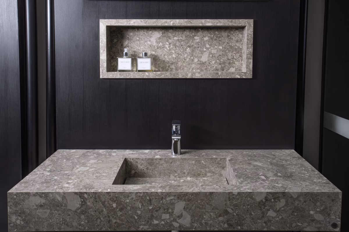 Nicho Esculpido no Mármore: Sofisticação Atemporal! - detalhe