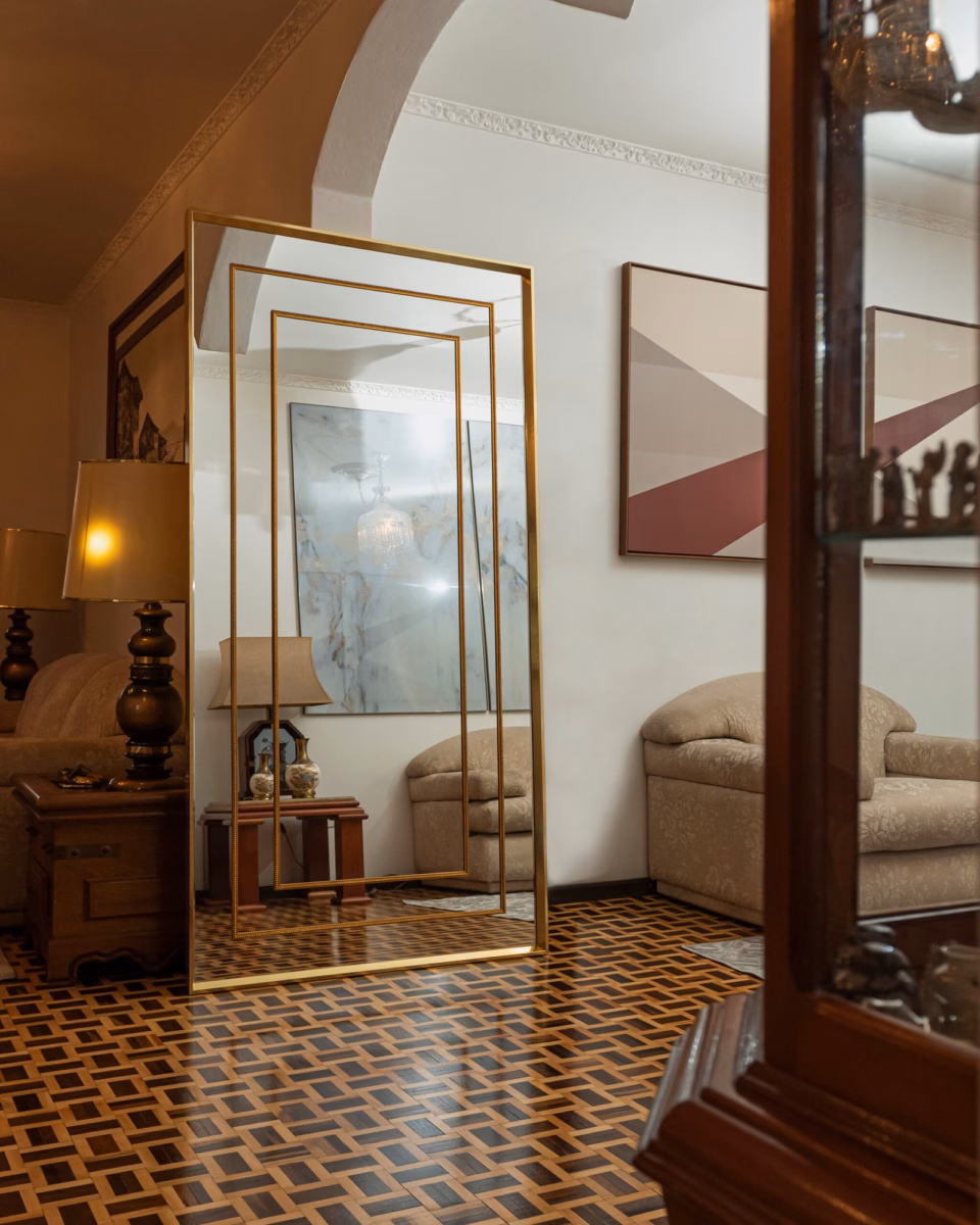 Molduras Esculturais: Espelhos que São Verdadeiras Obras de Arte - detalhe