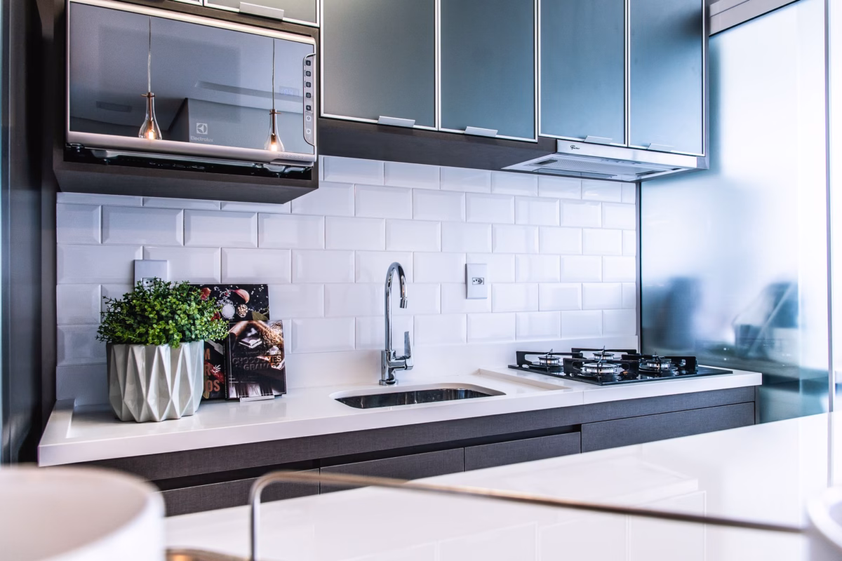 Clássico Repaginado: O Charme Atemporal do 'Metro White' com Texturas - ideia