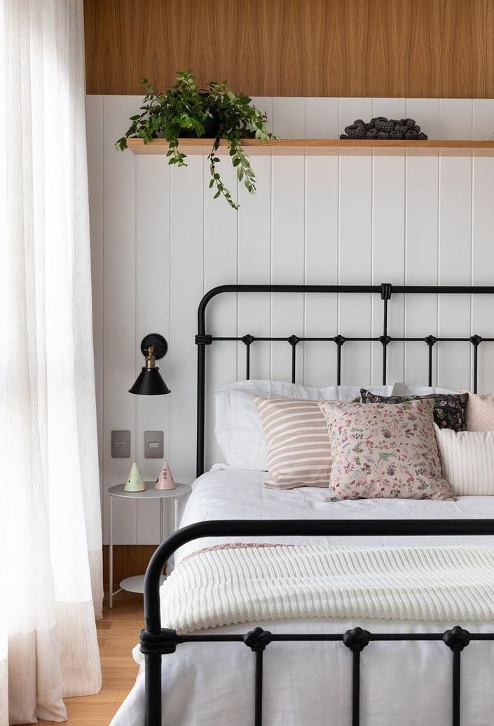 Cabeceira de Ferro e Madeira Rústica: Uma Combinação Aconchegante - ideia