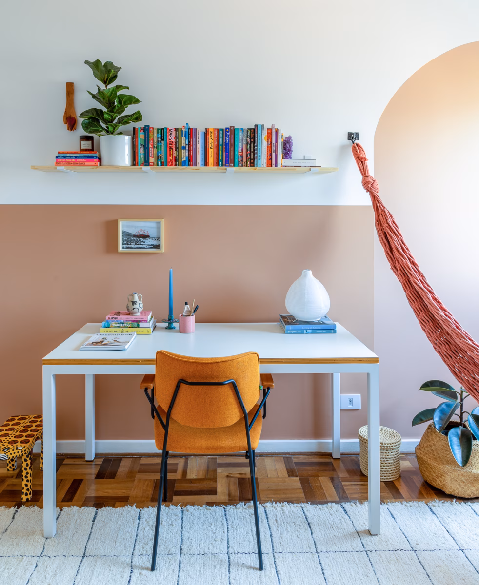 Home Office Tropical com Cores Vibrantes: Energia Criativa! - ideia