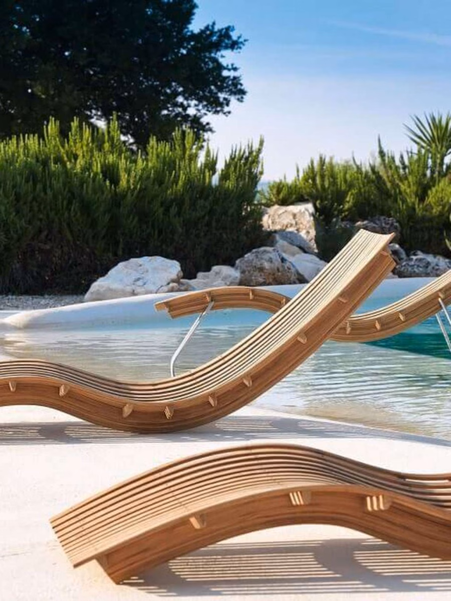 Estilo rústico repaginado: paletes que viram refúgio à beira d'água - inspiração