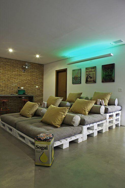 Sala Criativa com Pallets e Almofadões Coloridos - inspiração