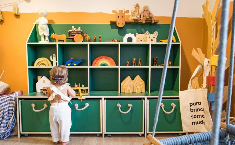 Com Estantes Modulares: Flexibilidade Para Brinquedos de Todos os Tamanhos - detalhe