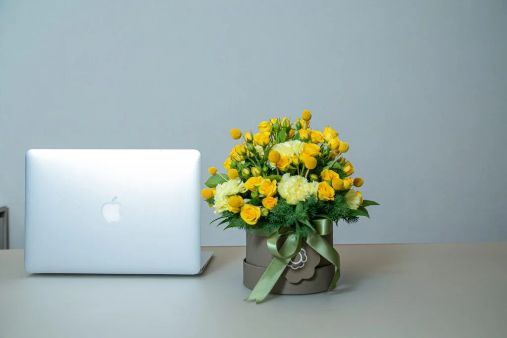 Home Office Romântico com Decoração Floral - detalhe