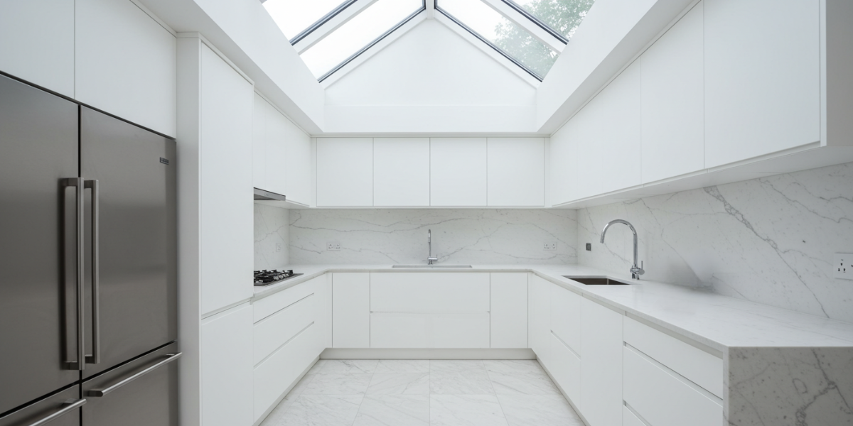 Com Espelhos Estratégicos para Ampliar a Luz - ideia