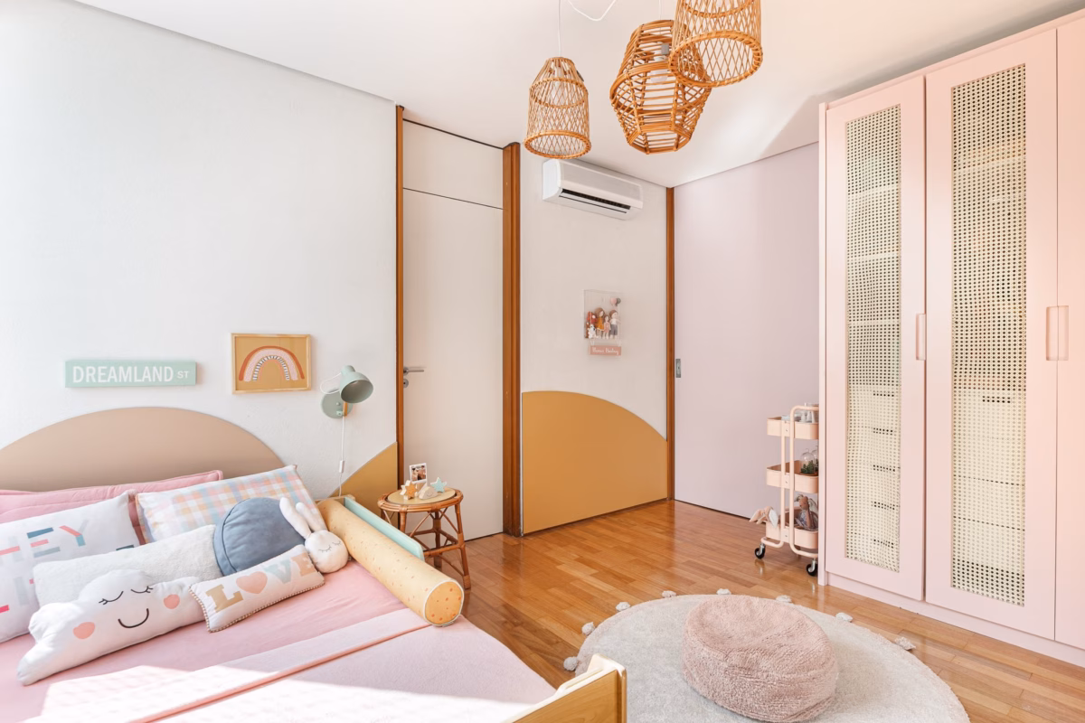 Quarto com Paleta de Cores Vibrantes: Energia e Personalidade - detalhe