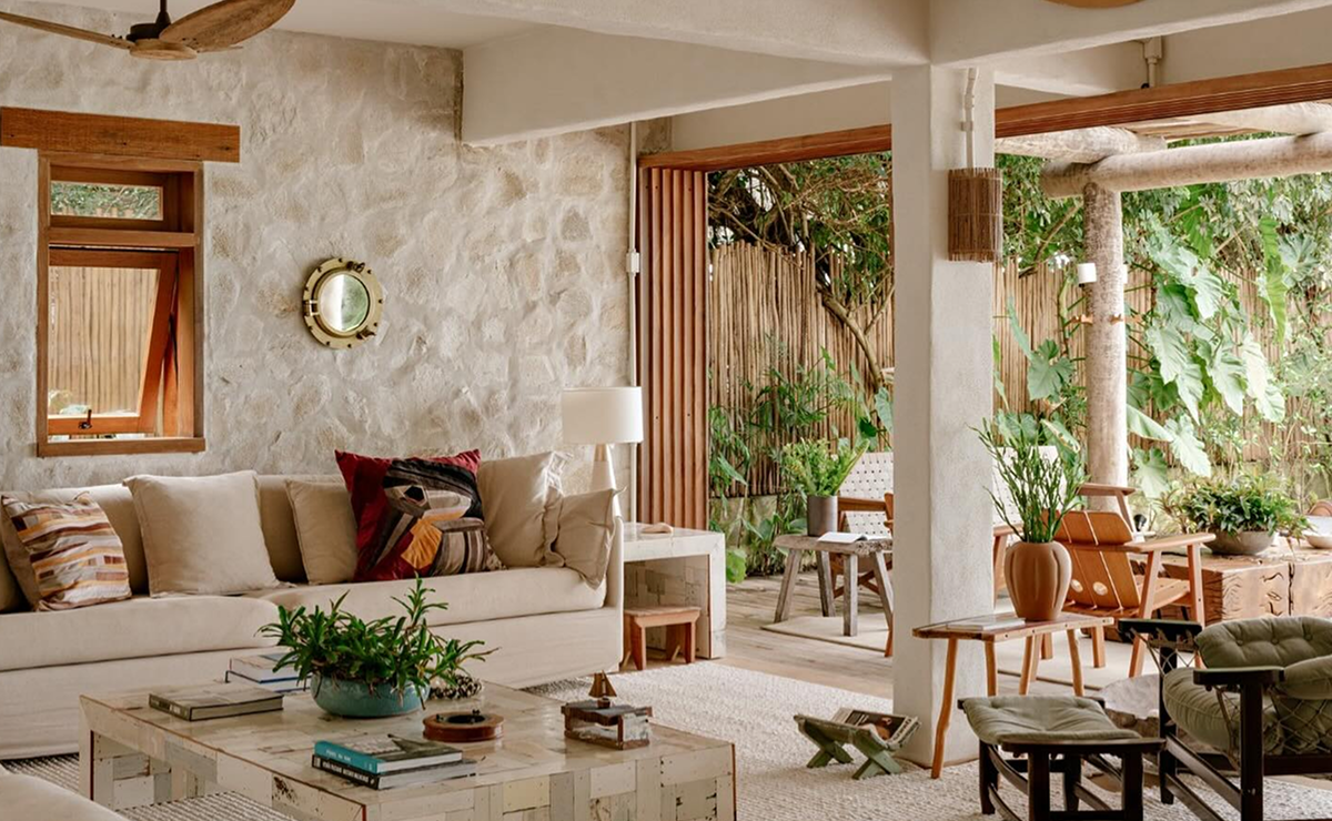 Aconchego Natural: Decoração de Sala Pequena com Elementos de Madeira - inspiração