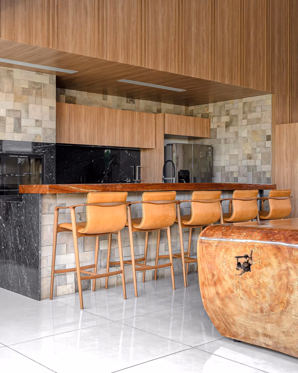 Com Piso de Demolição e Toques de Cor - detalhe