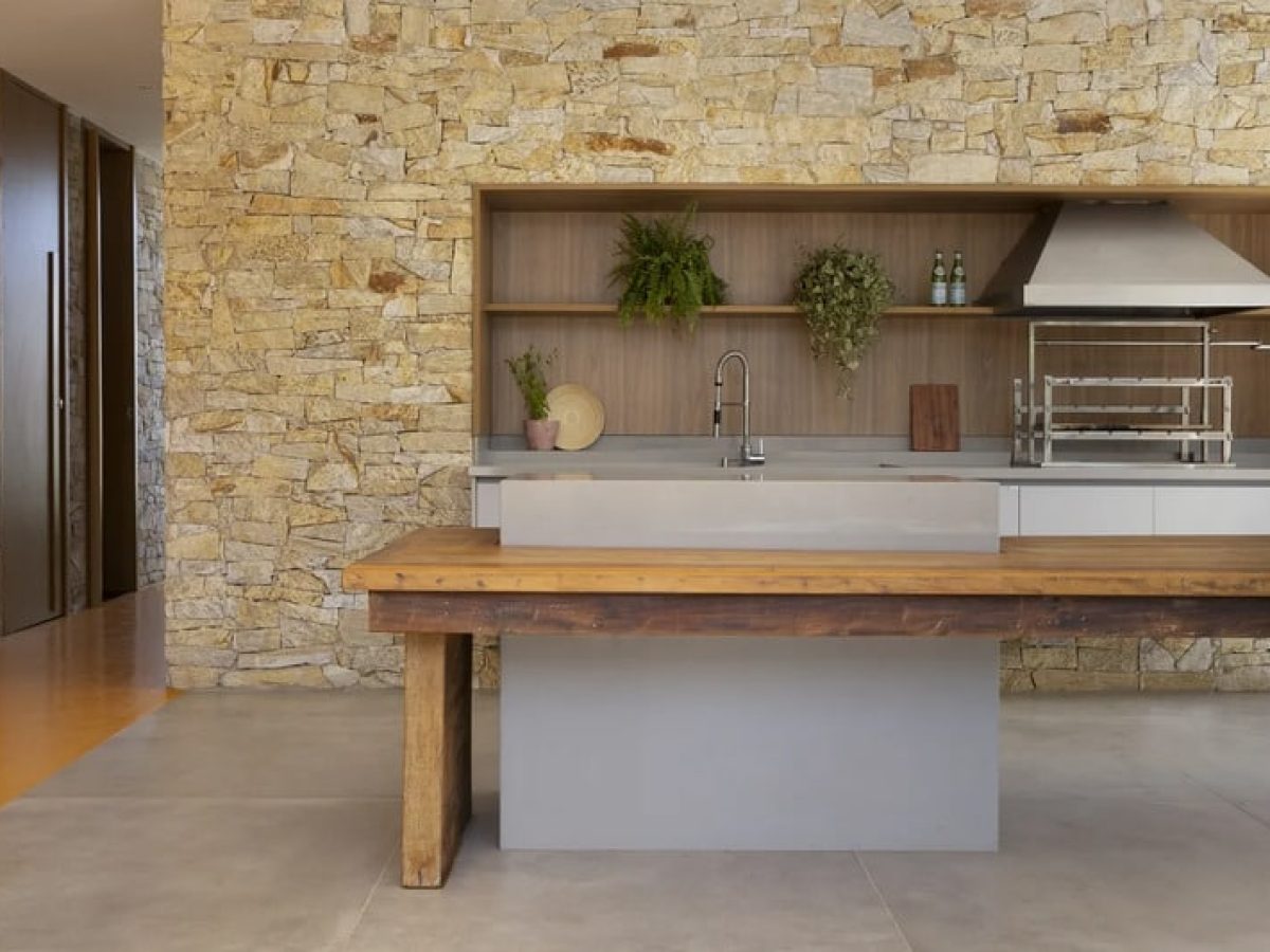 Com Piso de Demolição e Toques de Cor - inspiração